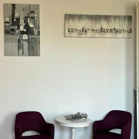 Joy Prefectura 13 Apartment