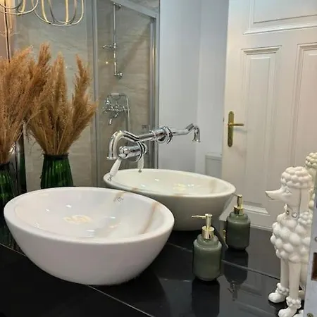 Apartment Joy Prefectura 13 *