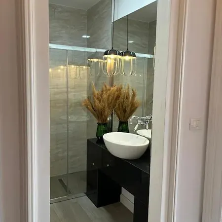 Apartment Joy Prefectura 13 *